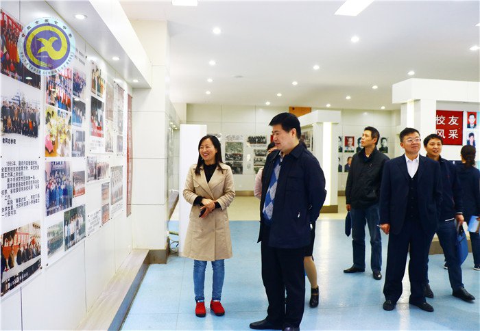  市檔案局、教育局檢查指導(dǎo)學(xué)校檔案工作(圖4)