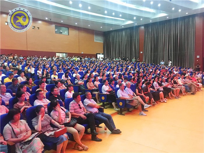 展示七中的輝煌 架起溝通的橋梁(圖4)