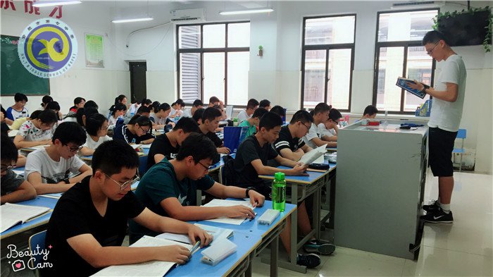 班班有書聲，人人愛誦讀(圖1)