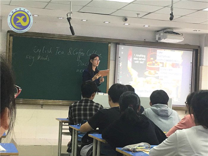 匯報(bào)課堂現(xiàn)曙光，青年教師鑄希望(圖1)