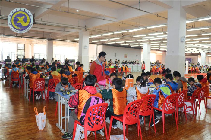 機器人角逐世界杯 青少年展示大風(fēng)采(圖7)