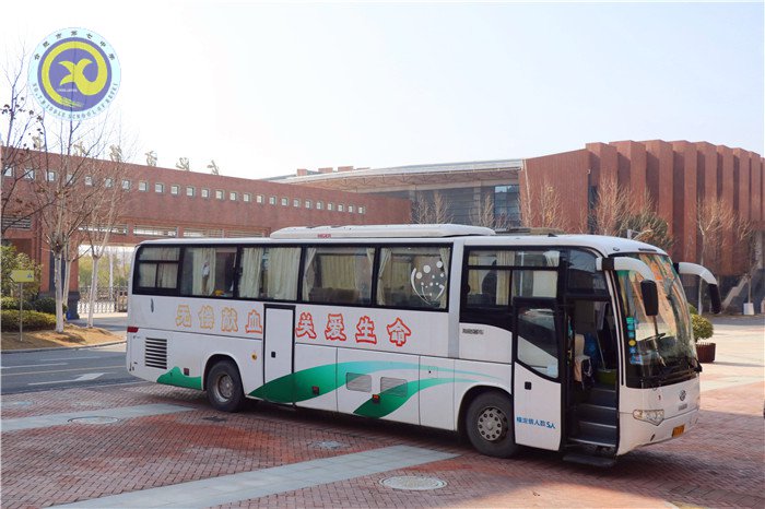 愛(ài)心獻(xiàn)血車(chē)進(jìn)校園  熱血匯聚生命長(zhǎng)河(圖1)