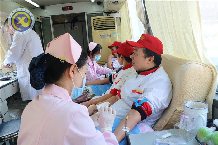 愛(ài)心獻(xiàn)血車(chē)進(jìn)校園  熱血匯聚生命長(zhǎng)河(圖7)