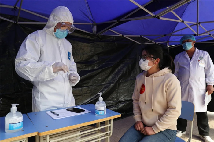 合肥七中舉行2020年春季開(kāi)學(xué)疫情防控應(yīng)急演練活動(dòng)(圖11)