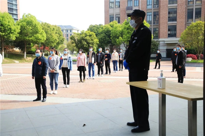 合肥七中舉行2020年春季開(kāi)學(xué)疫情防控應(yīng)急演練活動(dòng)(圖18)