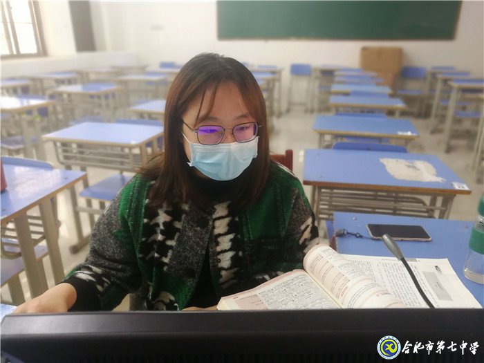 園丁殷殷寄芳語，桃李萋萋笑春風(圖1)