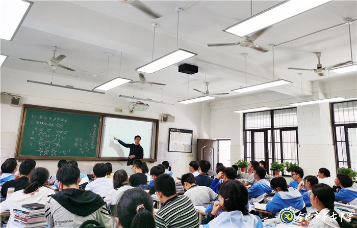 高二生物組骨干教師齊發(fā)力、引風(fēng)采、促成長(圖2)