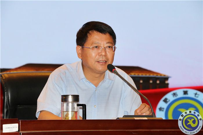 鄧校.jpg 鄧校.jpg