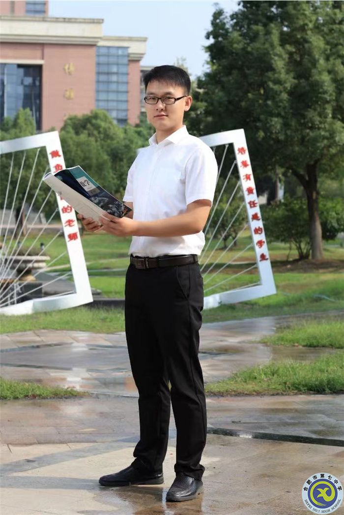 張啟發(fā).jpg 張啟發(fā).jpg