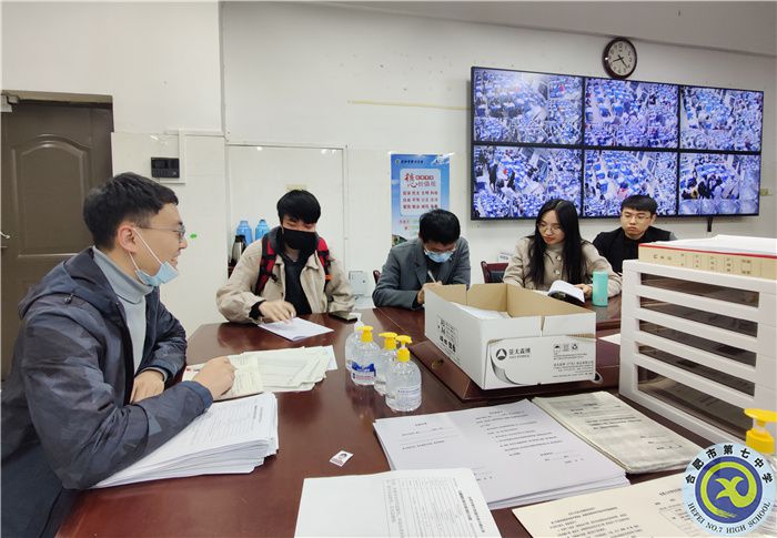 1競賽中心教練積極討論籌備.jpg 1競賽中心教練積極討論籌備.jpg