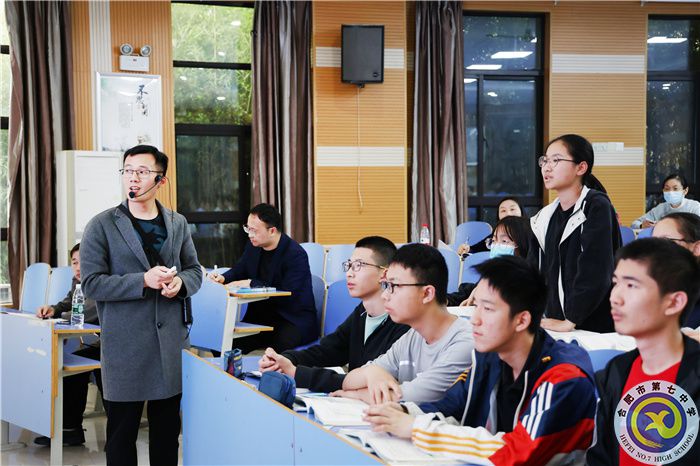 錢(qián)老師2.jpg