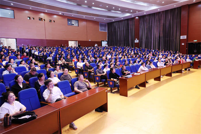 合肥七中2024級(jí)高一年級(jí)第三次家長(zhǎng)學(xué)校(圖4) 合肥七中2024級(jí)高一年級(jí)第三次家長(zhǎng)學(xué)校(圖4)