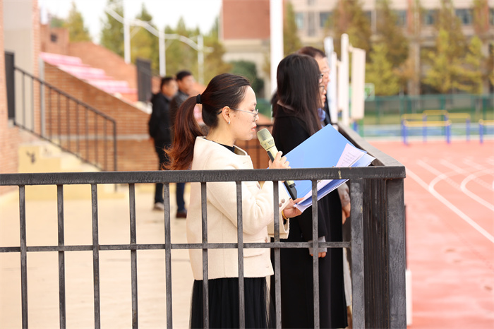 合肥七中2024-2025學(xué)年第一學(xué)期第十次升旗儀式(圖4) 合肥七中2024-2025學(xué)年第一學(xué)期第十次升旗儀式(圖4)