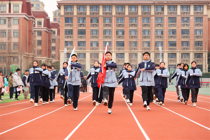 合肥七中2024-2025學(xué)年第二學(xué)期第一次升旗儀式暨開學(xué)第一課(圖3) 合肥七中2024-2025學(xué)年第二學(xué)期第一次升旗儀式暨開學(xué)第一課(圖3)