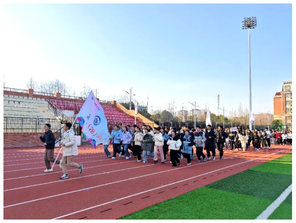 春日跑步強(qiáng)體魄 蓄力迎戰(zhàn)新征程(圖2) 春日跑步強(qiáng)體魄 蓄力迎戰(zhàn)新征程(圖2)