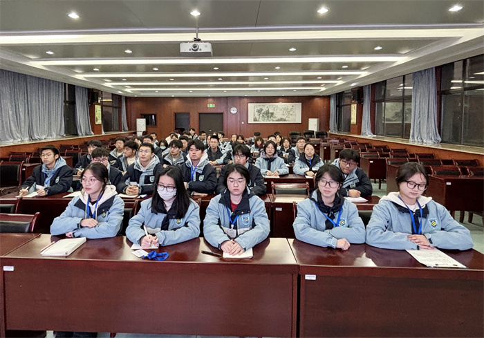 合肥七中高二年級召開學(xué)生自主管理工作會議(圖1)