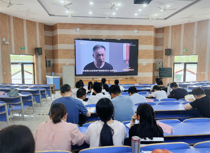 合肥七中第二黨支部召開(kāi)全體黨員大會(huì)(圖1)