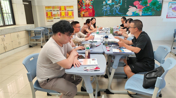 集體備課化學(xué)組.jpg