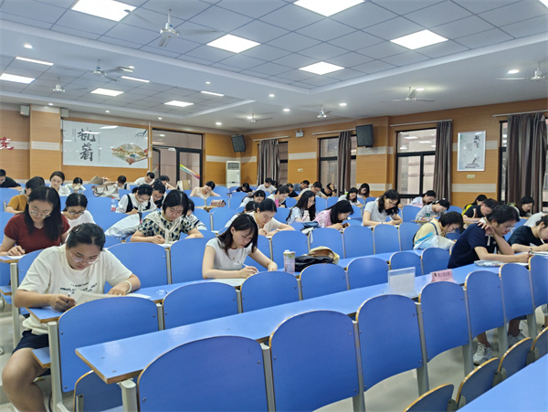合肥七中舉行青年教師基本功大賽(圖2)