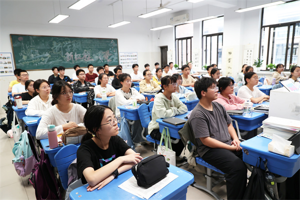 合肥七中“王慶平班”成功舉辦“學(xué)習(xí)王慶平烈士精神”主題班會(huì)(圖2)