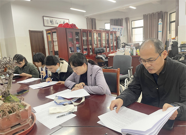 合肥七中高三年級召開班級學情分析會(圖1)