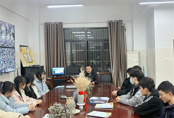 合肥七中高三年級(jí)召開(kāi)分組團(tuán)學(xué)生會(huì)議(圖3)