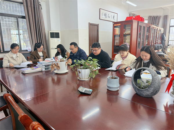 組團(tuán)聚力！讓教學(xué)做到“精準(zhǔn)滴灌”(圖1)