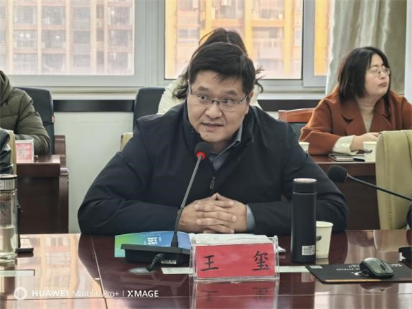 與阜陽城郊中學(xué)開展同課異構(gòu)活動2.jpg 與阜陽城郊中學(xué)開展同課異構(gòu)活動2.jpg