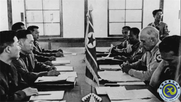 △1953年7月27日，朝鮮停戰(zhàn)協(xié)定簽字儀式在開(kāi)城板門(mén)店舉行.jpg