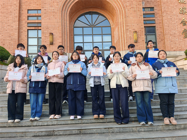 單詞大作戰(zhàn)！合七學(xué)子角逐最強(qiáng)詞王(圖4)