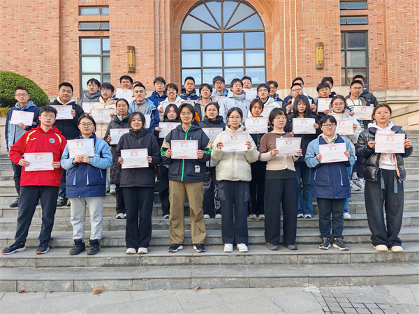 單詞大作戰(zhàn)！合七學(xué)子角逐最強(qiáng)詞王(圖3)