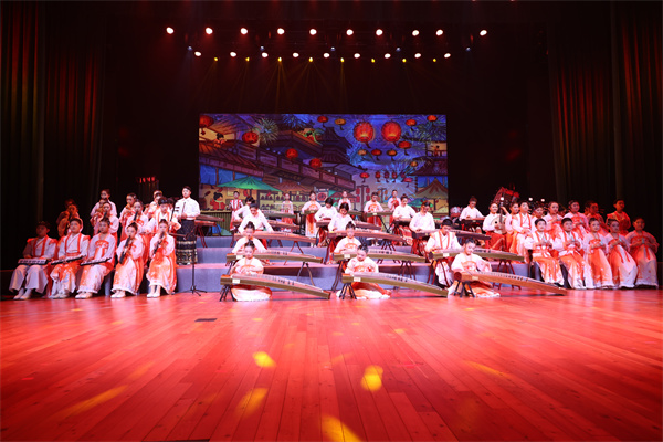 弦音裊裊展風(fēng)華 民樂聲聲頌華章(圖4) 弦音裊裊展風(fēng)華 民樂聲聲頌華章(圖4)