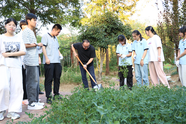 田間萬物生長時(shí)：合肥七中“耕讀教育”如何讓知識(shí)扎根大地(圖4)