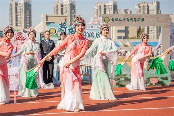 合肥七中薔薇舞蹈社團(tuán)榮獲市級一等獎(圖3) 合肥七中薔薇舞蹈社團(tuán)榮獲市級一等獎(圖3)