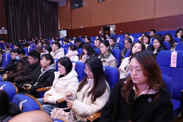 合肥七中召開 2025-2026 學(xué)年度第二學(xué)期全體教職工大會(huì)(圖2)