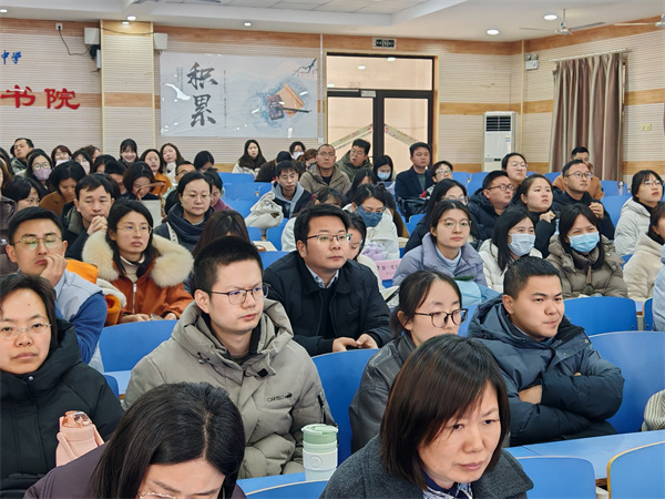 合肥七中高二年級(jí)召開(kāi)新學(xué)期全體教師會(huì)(圖1)