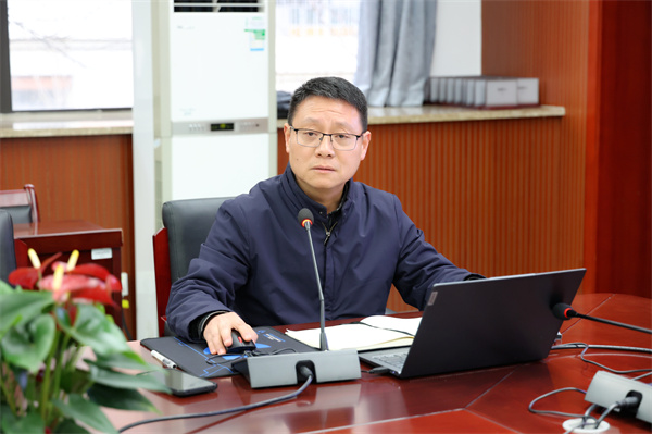 合肥七中召開新學(xué)期教學(xué)教研工作會議(圖3) 合肥七中召開新學(xué)期教學(xué)教研工作會議(圖3)