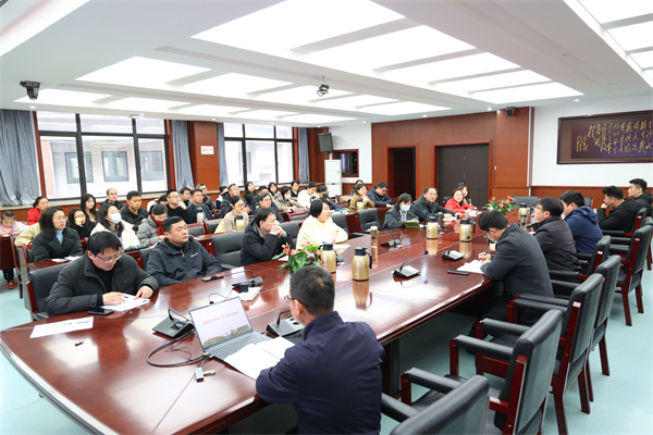 合肥七中召開新學(xué)期教學(xué)教研工作會議(圖6) 合肥七中召開新學(xué)期教學(xué)教研工作會議(圖6)